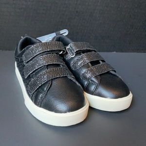 Oshkosh sneakers toddler 12 black Velcro tabs